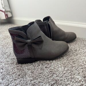 Girls Gray Bow Ankle Boots with Glitter Heel